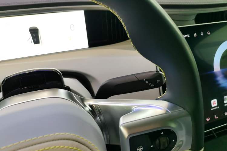 Used  11 2022 Long-Range Dual-Motor Version 5 Seats