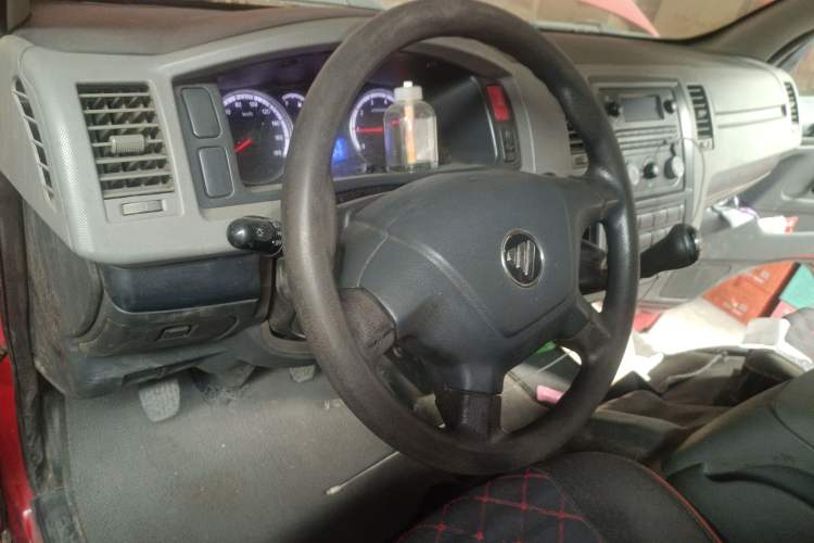 Used Foton Scenic G7 2017 2.0L Long-Wheelbase Commercial Van High Roof 2 Seats 4Q20M
