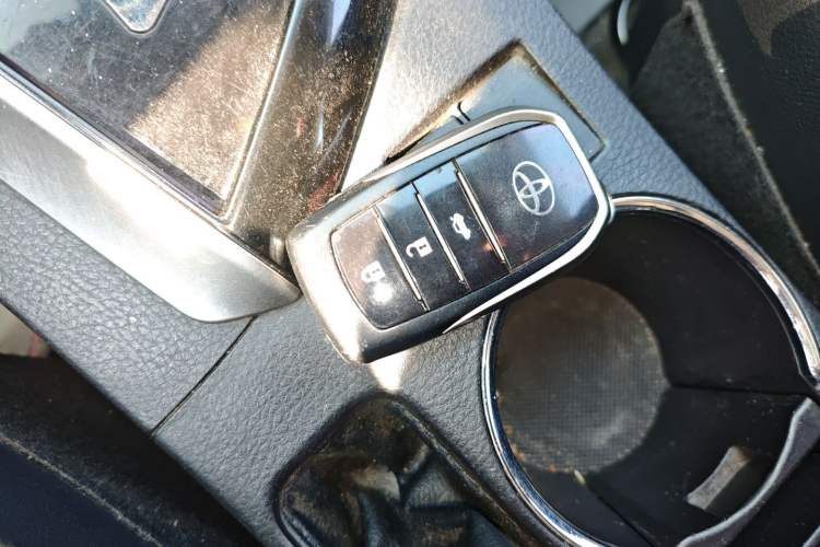 Used Toyota Corolla 2014 1.8L CVT GLX-i