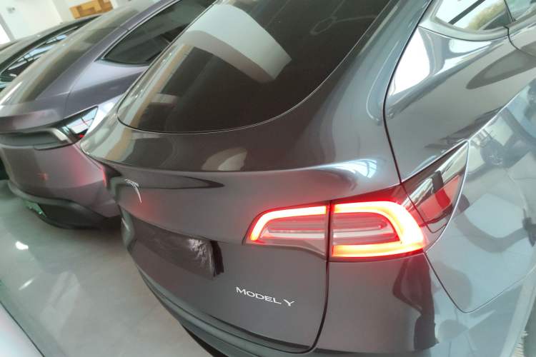 Used Tesla Model Y 2024 Long-Range All-Wheel-Drive Version
