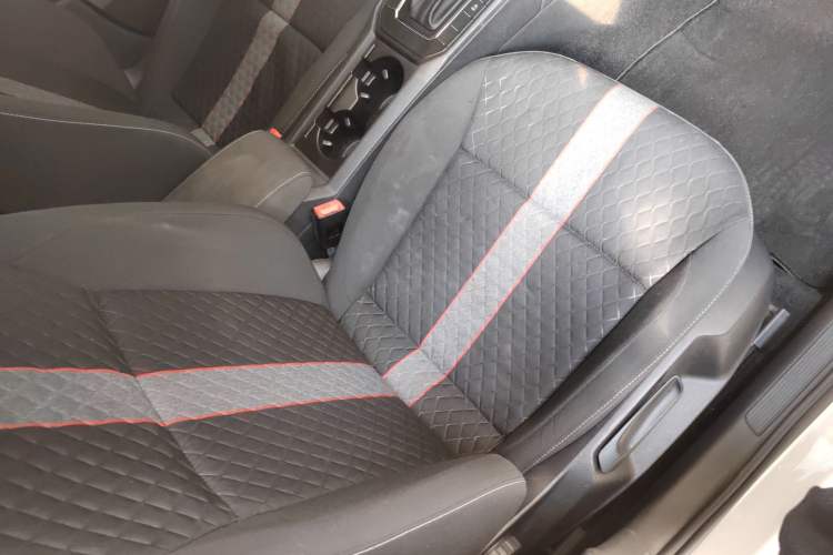 Used Volkswagen Lamando 2019 230TSI DSG Fashion Edition China VI
