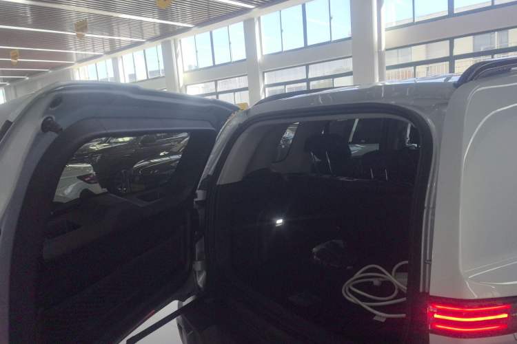 Used  Titanium 3 2025 501KM All-Wheel Drive Intelligent Driving Ultra Version