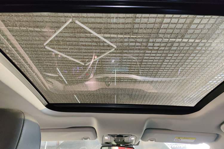 Used GAC Trumpchi GS7 2017 320T Four-Wheel Drive Luxury Smart Connectivity Model