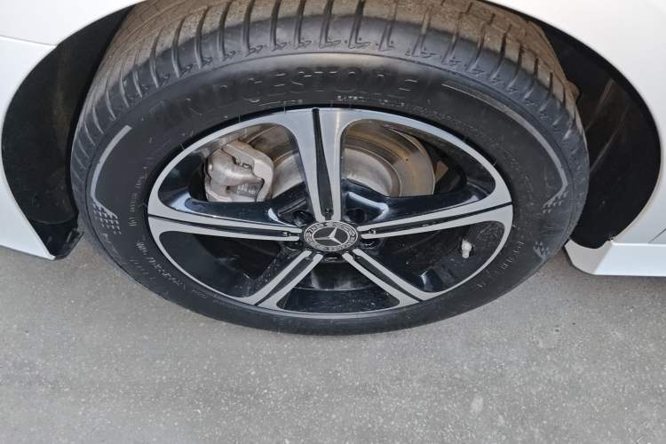 Used Mercedes-Benz A-Class 2022 Revised Version A 200 L Sport Sedan Fashionable Style
