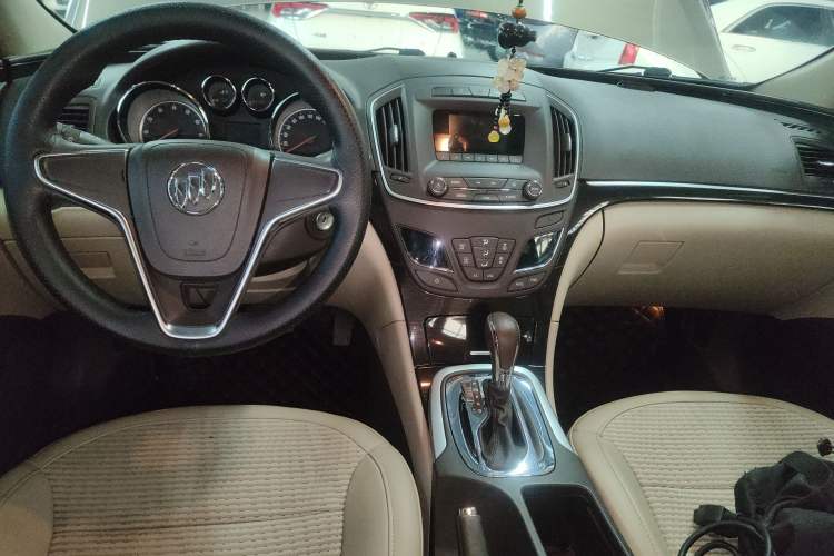 Used Buick Regal 2015 2.0L Leading Fashion Edition
