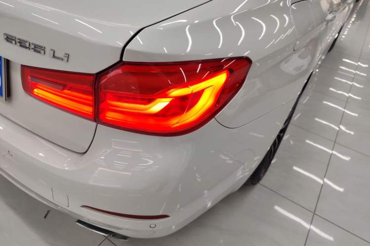 Used BMW 5 Series 2020 525Li Luxury Package
