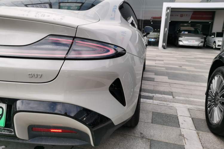 Used Xiaomi Auto SU7 2024 Rear-Drive Long-Range Intelligent Driving Version
