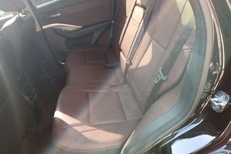 Used Wey VV6 2018 2.0T Two-Wheel Drive Flagship Version China V Standard
