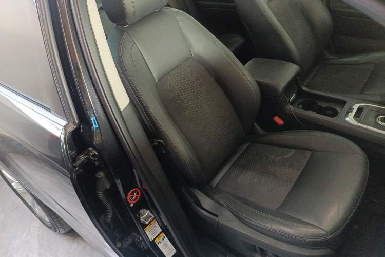 Used Land Rover Discovery Sport 2018 240 PS PURE Edition