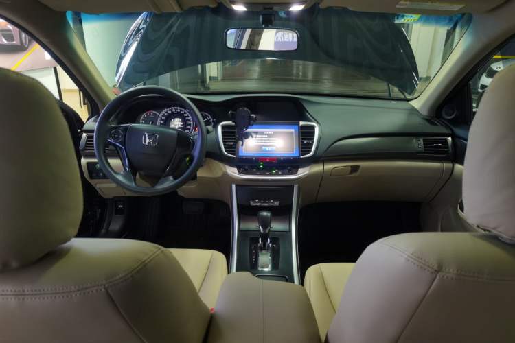 Used Honda Accord 2015 2.0L LX Comfort Edition
