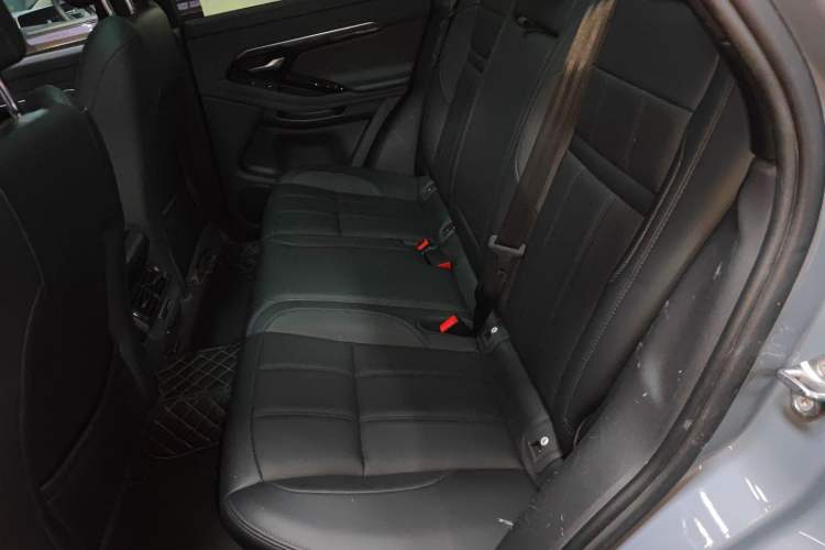 Used Land Rover Range Rover Evoque 2021 Range Rover Velar 249 PS R-Dynamic S Performance Edition
