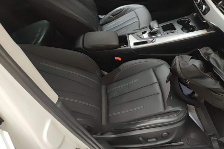 Used Audi A4L 2020 40 TFSI Fashionable and Elegant Model