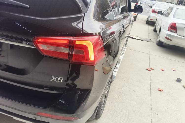 Used FORTHING Joyear X5 2017 Jingxiang Series 1.5T CVT Smart Connectivity Model
