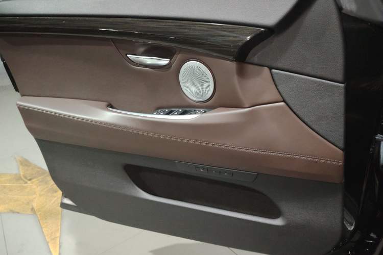 Used BMW 5 Series GT 2014 535i Luxury Edition
