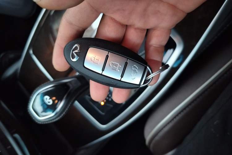 Used Infiniti QX60 2018 2.5 S/C Hybrid Two-Wheel-Drive Champion Family Edition
