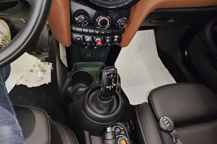 Used  MINI 2021 1.5T COOPER Classic Edition
