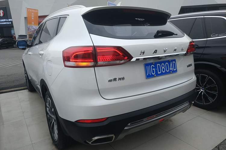 Used Haval H6 2017 Blue Label 1.5T Automatic Two-Wheel Drive ZhiShang Model
