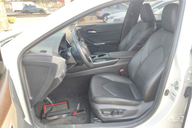 Used Toyota Avalon 2019 2.0L Luxury Edition China VI Standard
