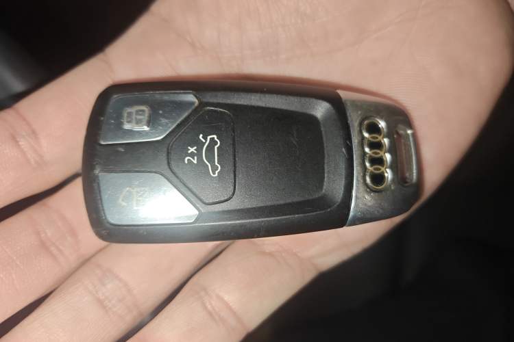 Used Audi A4L 2019 40 TFSI Ambition Version China V