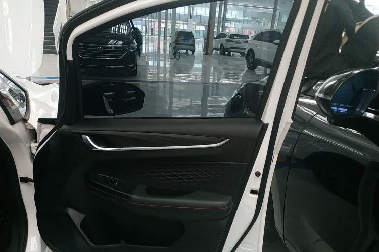 Used Geely Auto Vision X3 2021 PRO 1.5L CVT Deluxe Model
