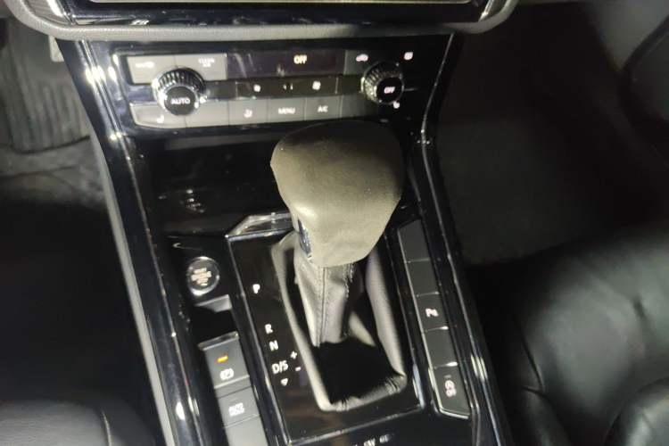 Used Volkswagen Phideon 2018 Revised Version 380TSI Two-Wheel Drive Business Edition
