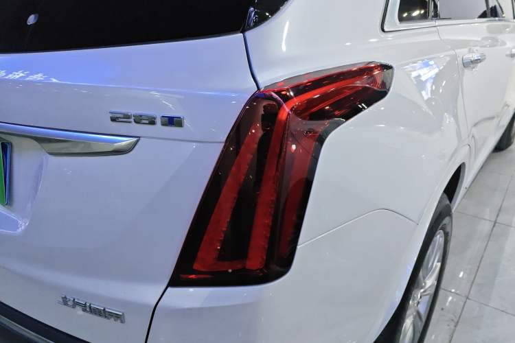 Used Cadillac XT5 2022 2.0T Two-Wheel Drive Luxury Version