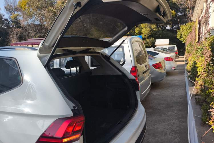 Used Volkswagen Tiguan L 2023 330TSI Automatic Two-Wheel Drive Comfort Edition
