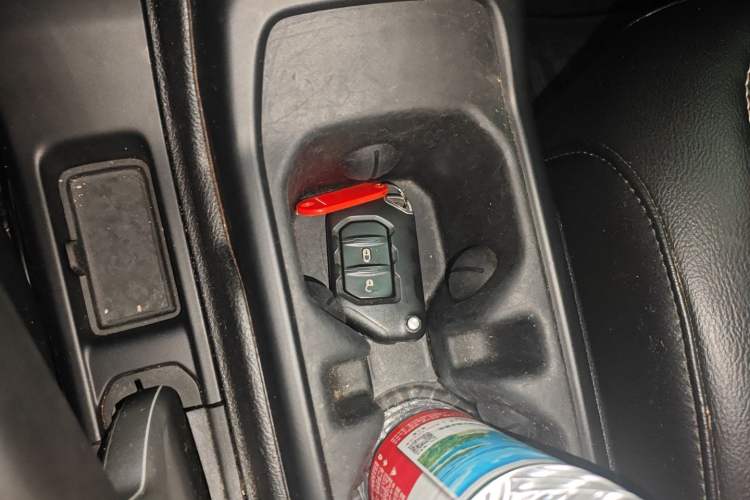 Used  Wrangler 2019 2.0T Sahara Four-Door Brilliant Top Version China VI Emission Standard
