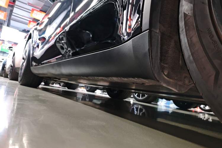 Used Tesla Model Y 2023 Long-Range All-Wheel-Drive Version
