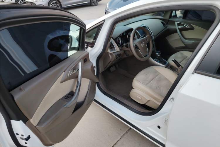 Used Buick GT 2013 GT 1.6L Automatic Fashion Edition
