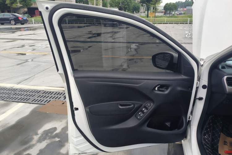 Used Peugeot 301 2014 1.6L Manual Comfort Edition
