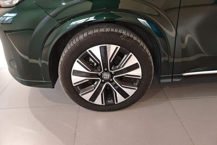 Used  E5 PLUS 2025 165 km Long-Range Version PLUS 7-Seater