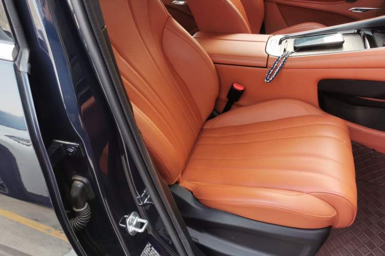 Used  Lingyun 2025 300T Two-Wheel Drive Starry Edition
