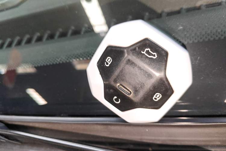 Used JETOUR Traveler 2023 1.5T Two-Wheel Drive Discovery PRO