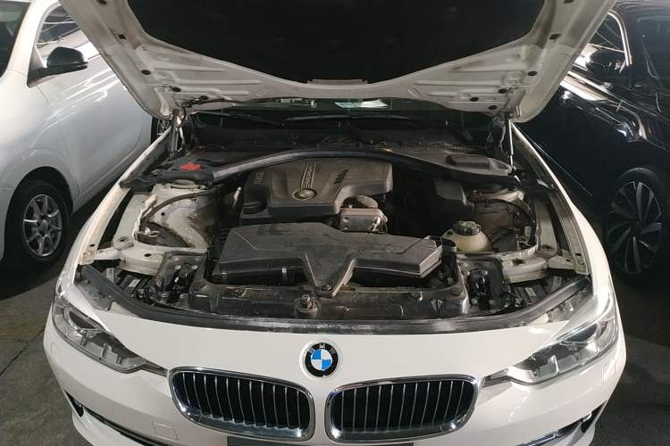 Used BMW 3 Series 2015 320Li Luxury Design Package
