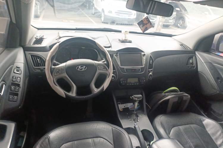 Used Hyundai ix35 2015 2.0L Automatic 2WD Smart Type China IV