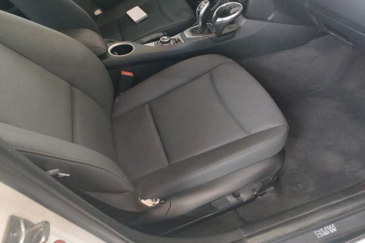 Used BMW X1 2014 sDrive18i Leading Model
