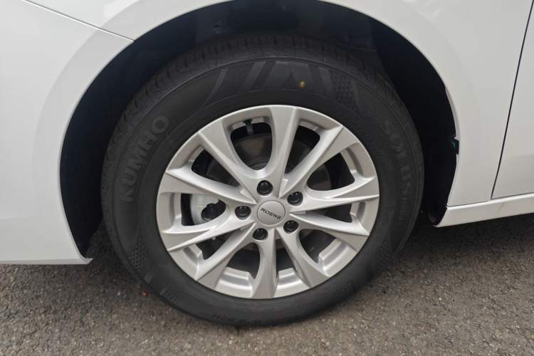 Used Roewe i5 

