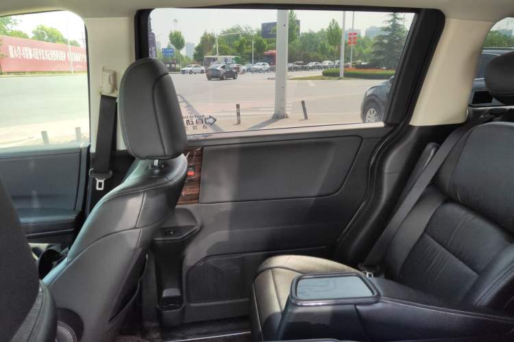 Used Honda Elysion 2016 2.4L Luxury Edition
