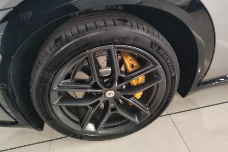 Used  YU7 2025 Ultra-Long Range High-Performance All-Wheel-Drive Max Edition
