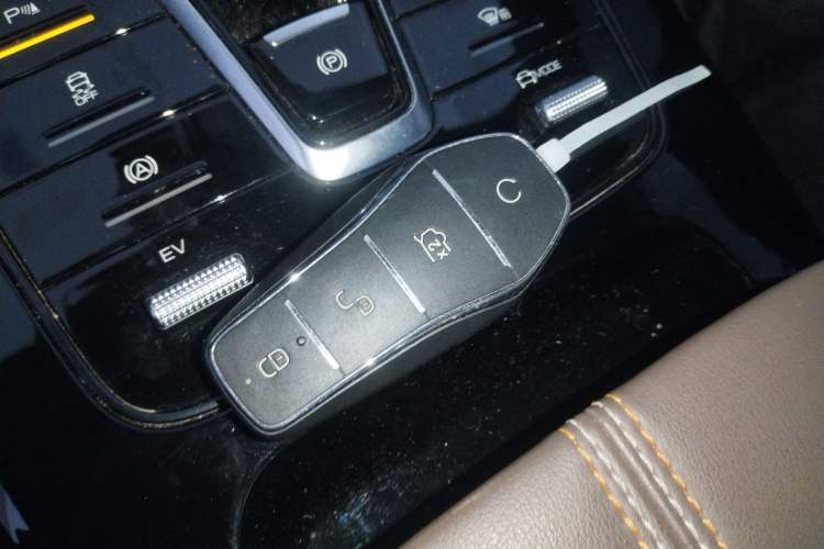 Used BYD Qin PLUS 2024 HONOR Edition DM-i 55KM Leading Model
