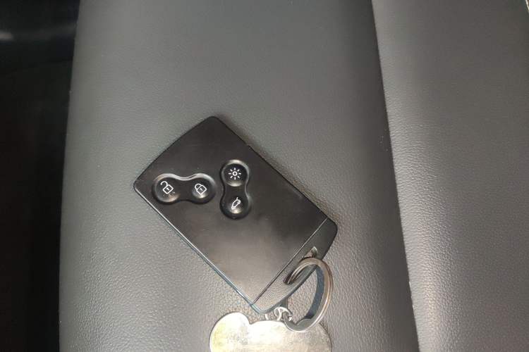 Used Renault Koleos 2014 Revised Version 2.5L Two-Wheel Drive Urban Edition