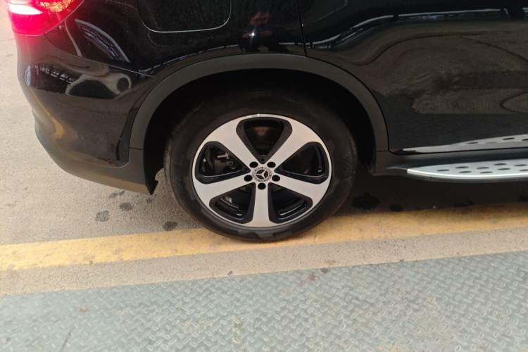 Used Mercedes-Benz GLC 2019 Facelift GLC 260 L 4MATIC Luxury Model
