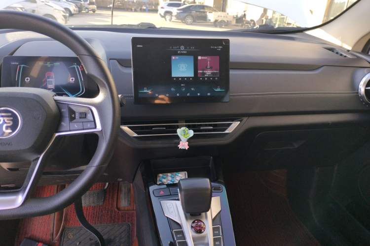 Used BYD Yuan New Energy 2019 EV535 Smart Connect Trendsetting Model
