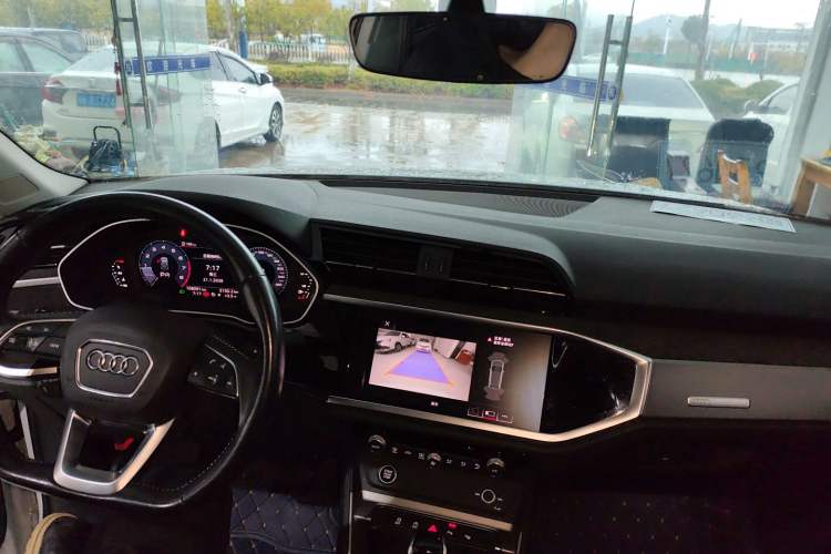 Used Audi Q3 2021 35 TFSI Fashion Dynamic Model