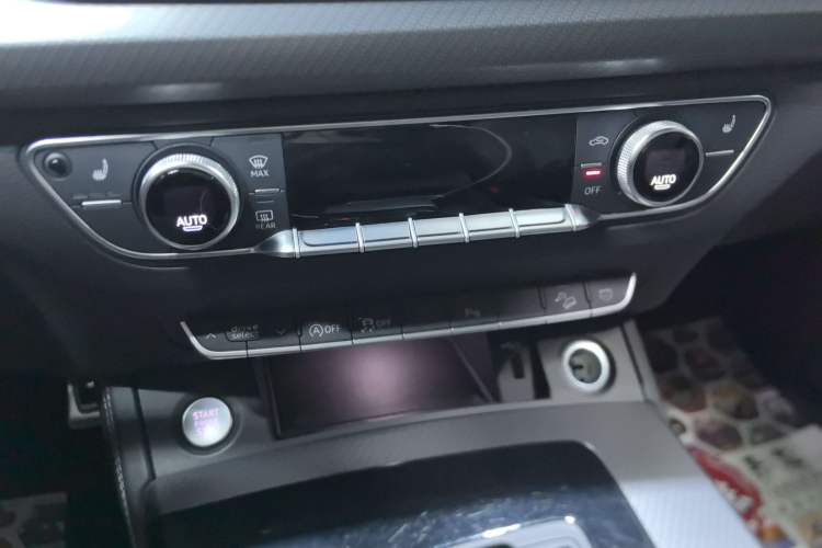 Used Audi Q5L 2023 40T Luxury Dynamic Model
