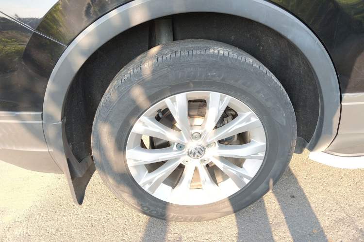 Used Volkswagen Tiguan L 2017 330TSI Automatic Two-Wheel Drive Luxury Edition
