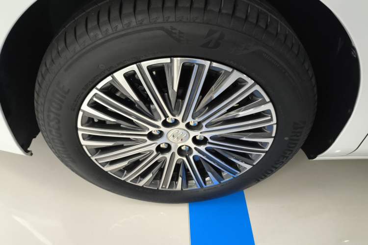 Used Buick GL8 New Energy 2024 Lu Zun Luxury Edition 6-Seater
