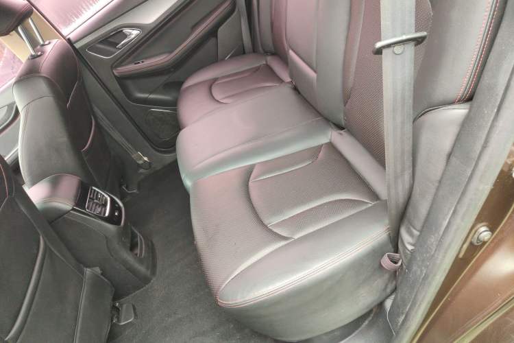 Used Baojun 560 2015 1.8L Manual Luxury Model