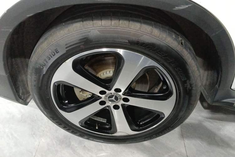 Used Mercedes-Benz GLC 2018 Facelift GLC 260 4MATIC Luxury Edition
